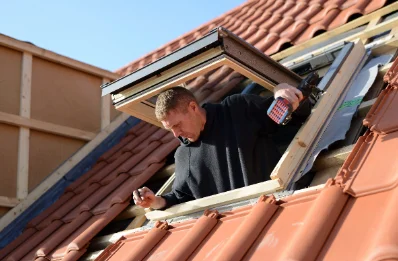 Pose de fenêtres de toit Velux à Saint-Christophe-le-Chaudry